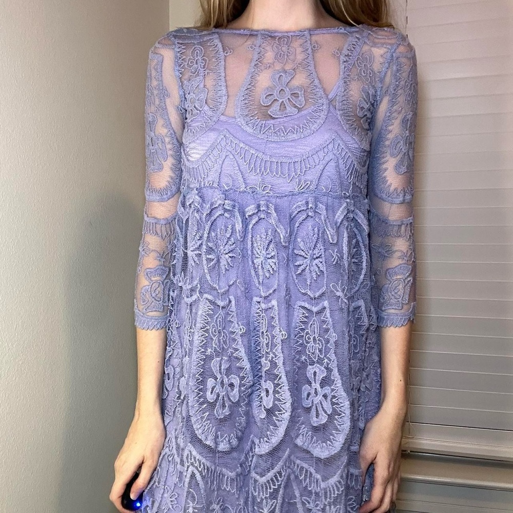 Purple lace dress - Picture 3 of 8